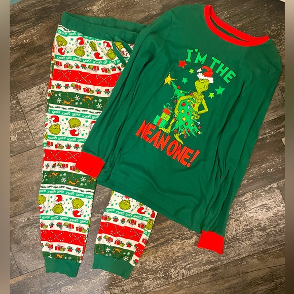 Grinch women’s pajamas EUC SZ M - Picture 1 of 1